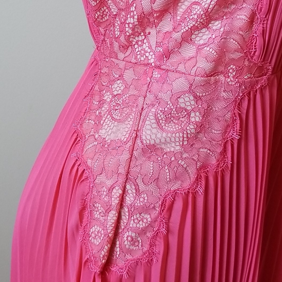 BCBGMAXAZRIA Pleated Lace & Chiffon High/Low Dress - Picture 8 of 10